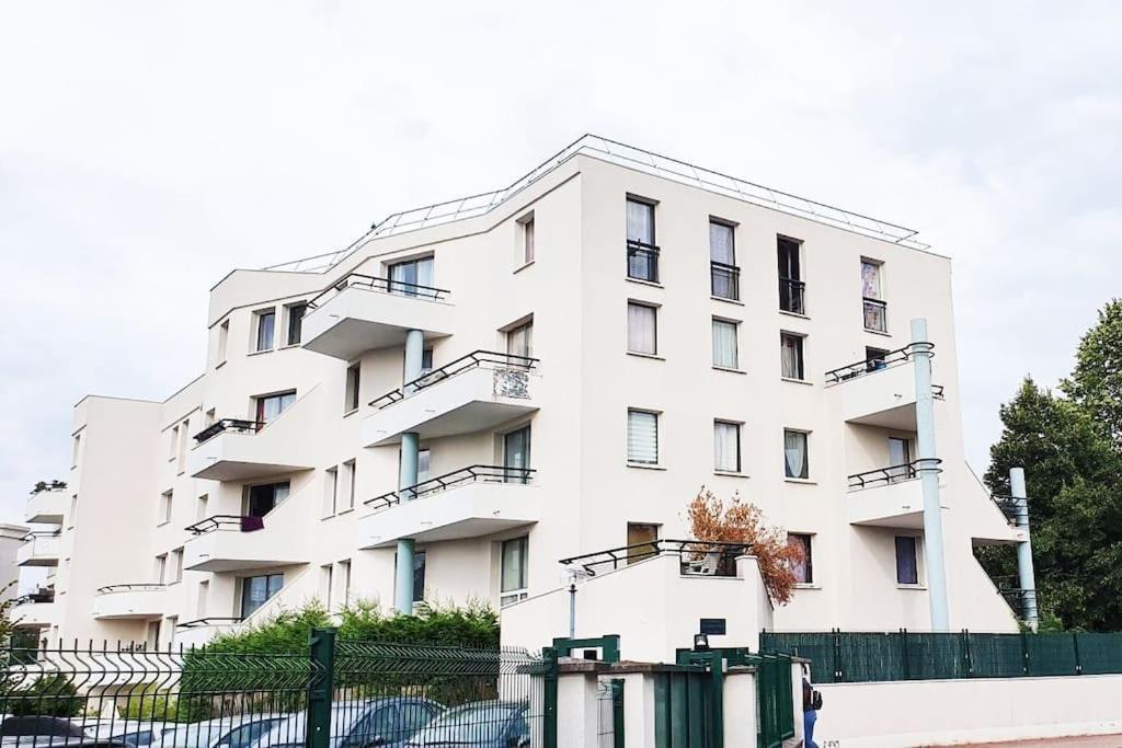 Le Jules Val - Studio Cosy En Residence + Parking + Wi-Fi Evry-Gregy-sur-Yerre Exterior foto